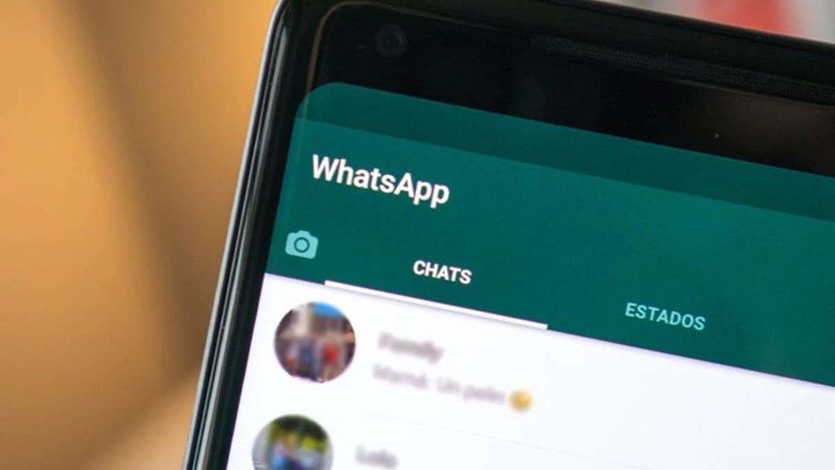 Cómo funciona la nueva estafa que circula por WhatsApp